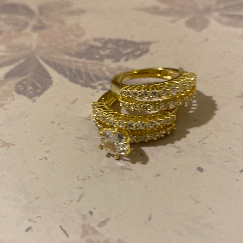 Costume jewlery